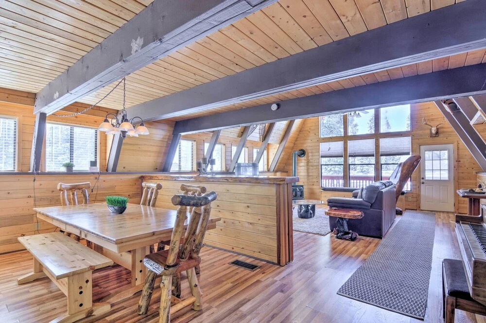 Spacious Duck Creek Village Cabin w/ Hot Tub