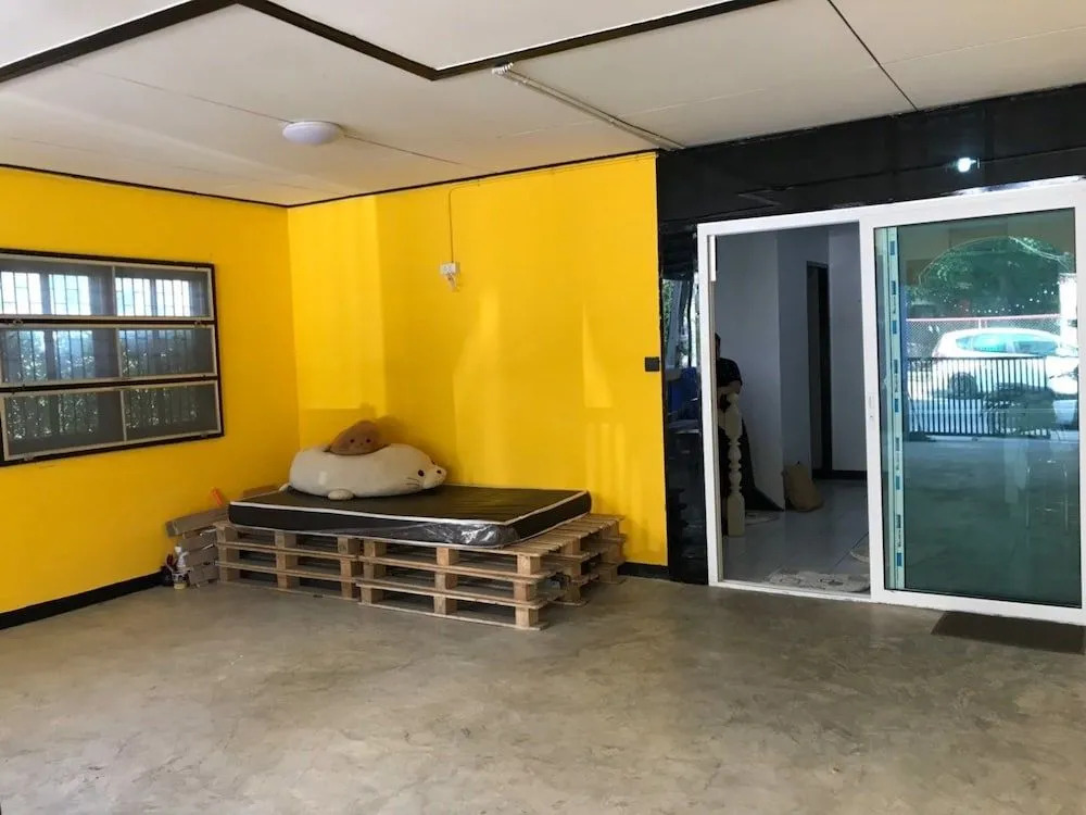 J Room Bangsaen