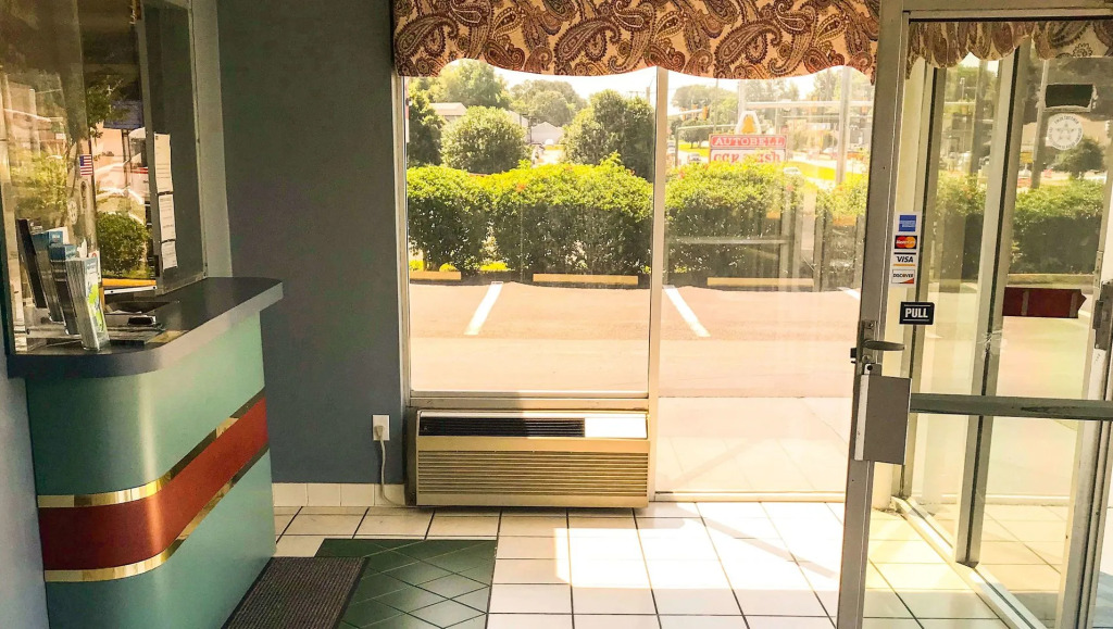 Economy 7 Inn- Newport News