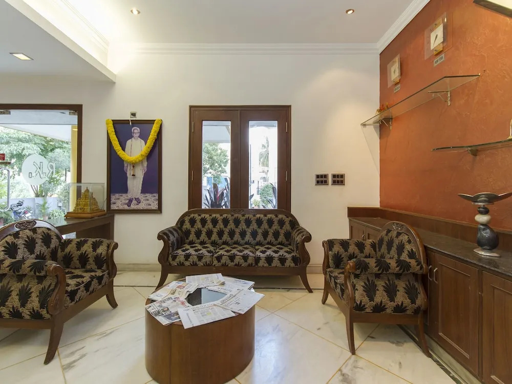 OYO 18762 Vaishnavi Residency