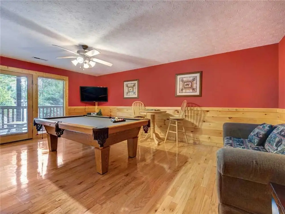 Bears Corner 3 Bedroom Home with Hot Tub