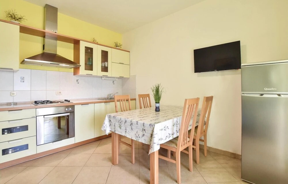 Nice Home in Seget Donji With Wifi and 12 Bedrooms