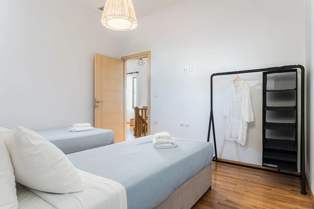 Villa Porto- Naftilos Residences