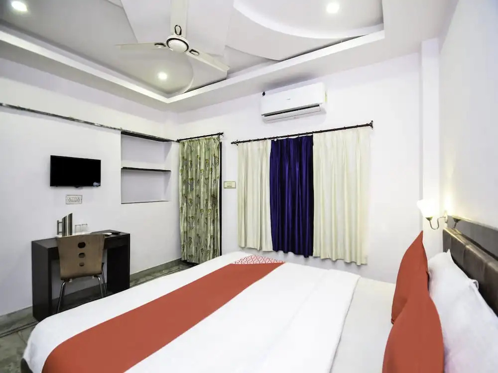 OYO 10704 Hotel Lake Haveli