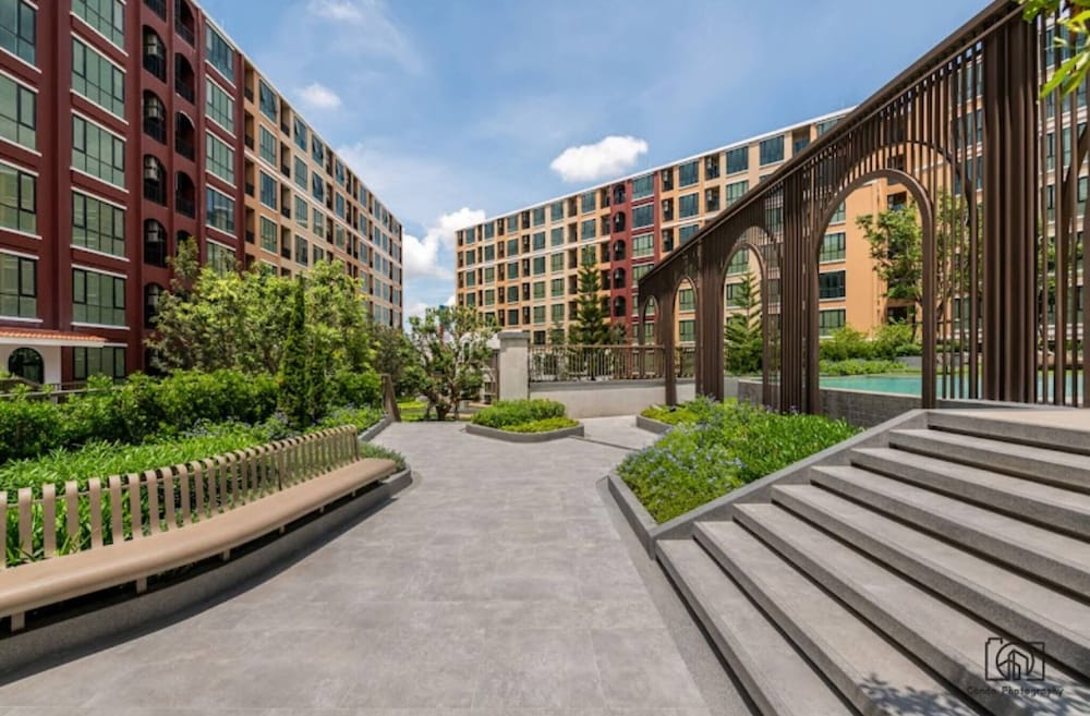Luxurious 1 and Half Bedroom Condo With Resort-style Amenities in Nonthaburi