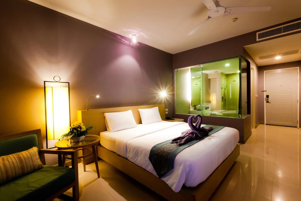 Ramaburin Resort Patong - Walking distance to the Beach
