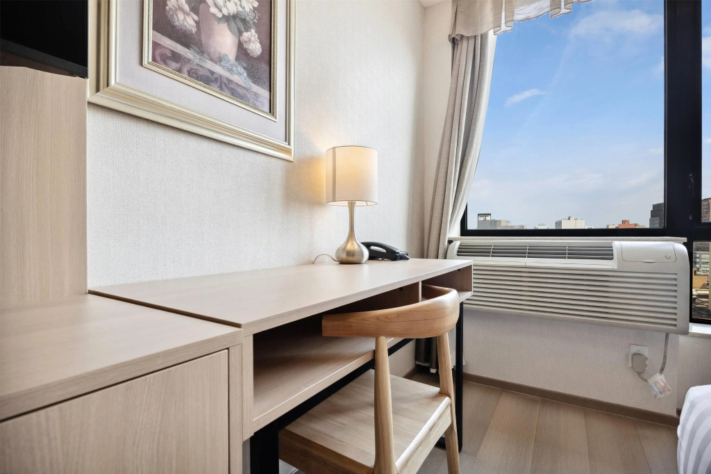 Ramada by Wyndham Flushing Queens