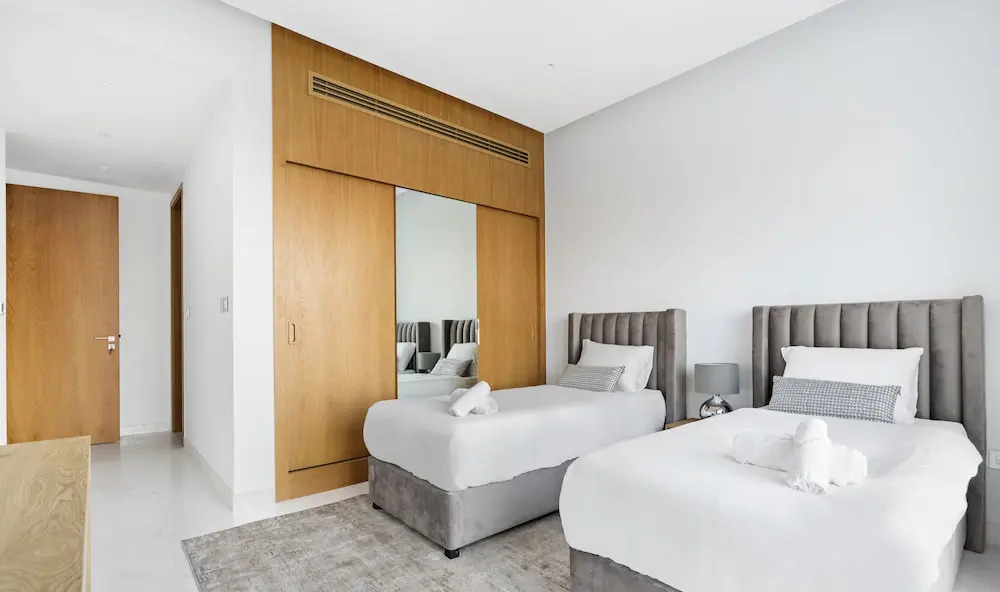 WelHome - Deluxe Apartment With Direct Access to the Beach