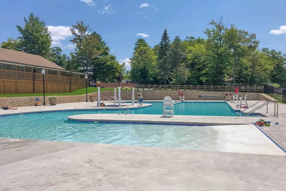 Modern Poconos Gem w/ Fire Pit, Deck & Pool Access