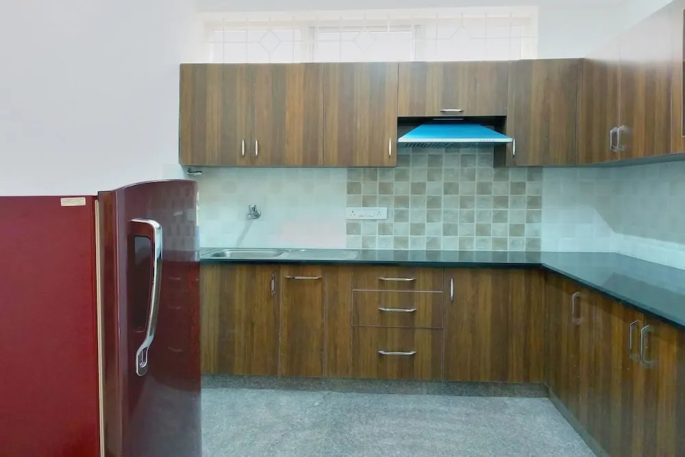 OYO 10026 Hotel Kings Suites