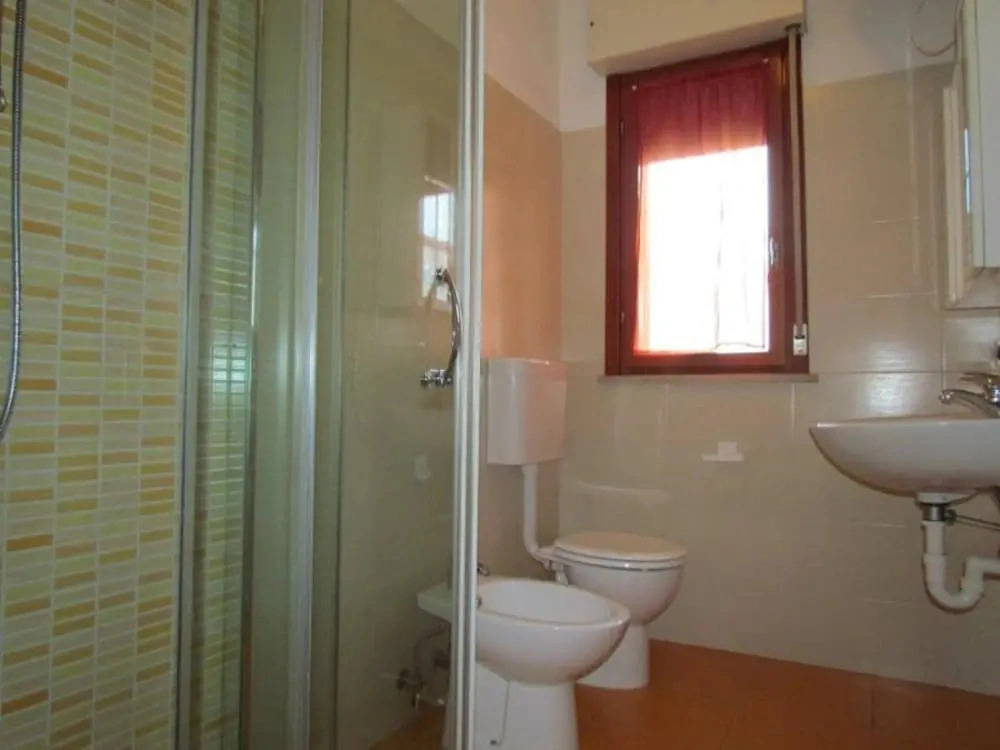 Spacious Flat With Pool Access