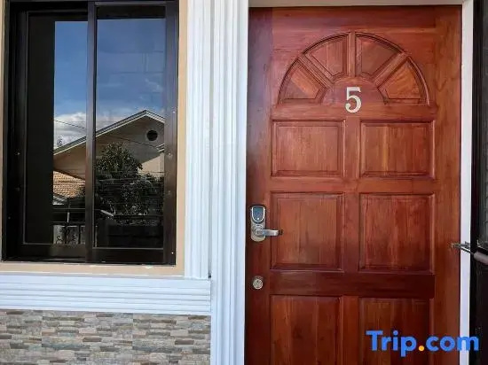 Nielo's Apartment (Door 5)