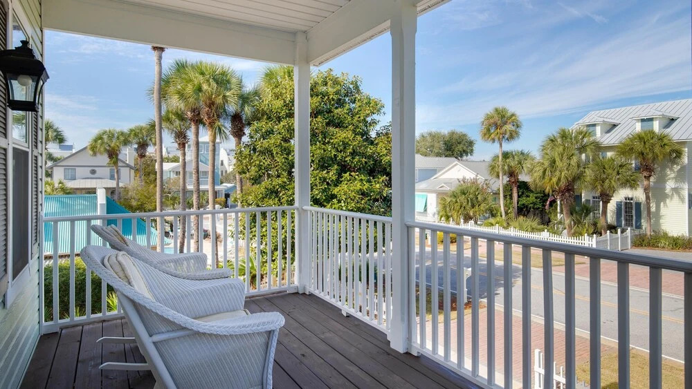 Sea Brees Crystal Shores