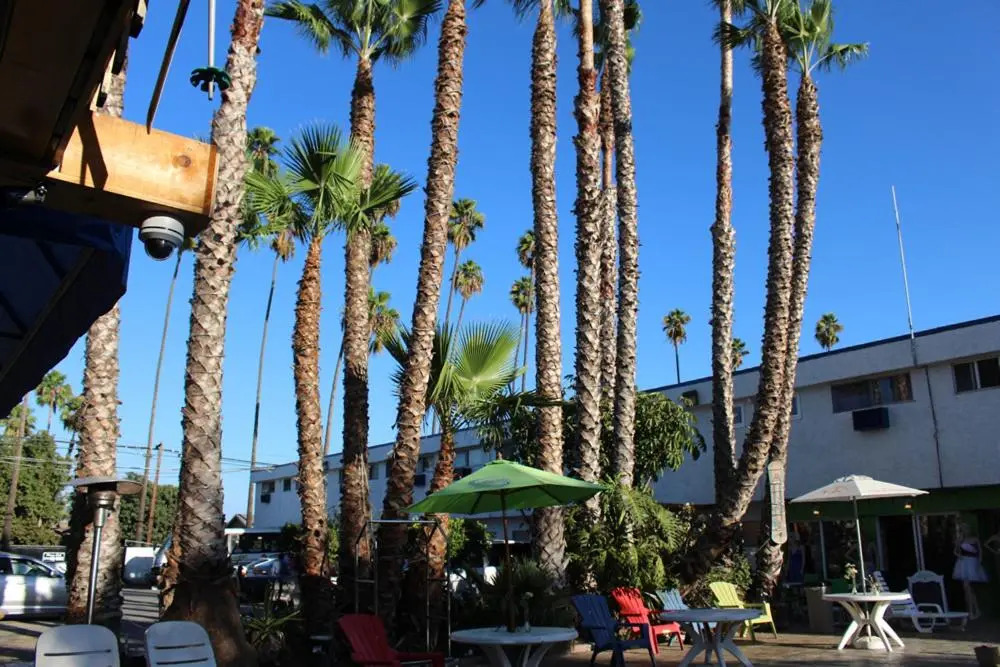 Tradewinds Airport Hotel