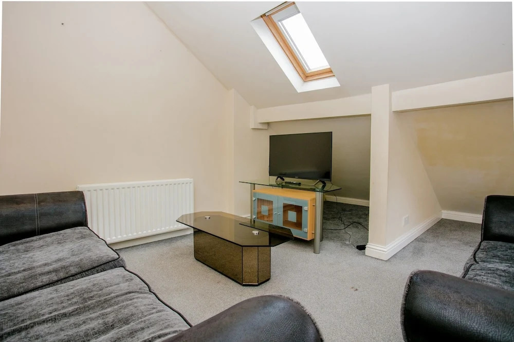 1 Bedroom Flat Sleeps 4 In Hackney