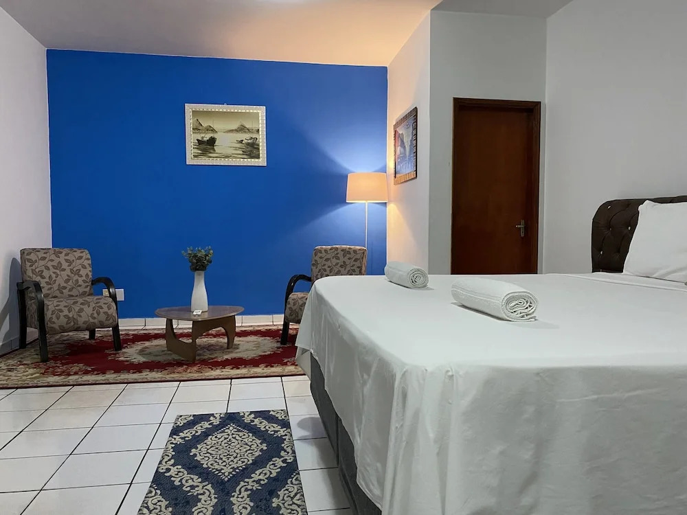 B & A Suites Inn