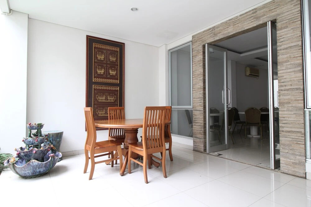 Airy Eco Kebon Jeruk Kelapa Dua Raya 5 Jakarta