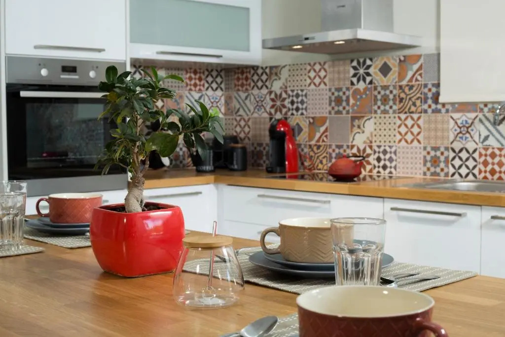 Evangelie Residence a brand new design apartment 5 minutes from the sea with a large garden