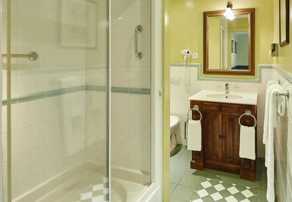 Отель Marriott Village dIle-de-France