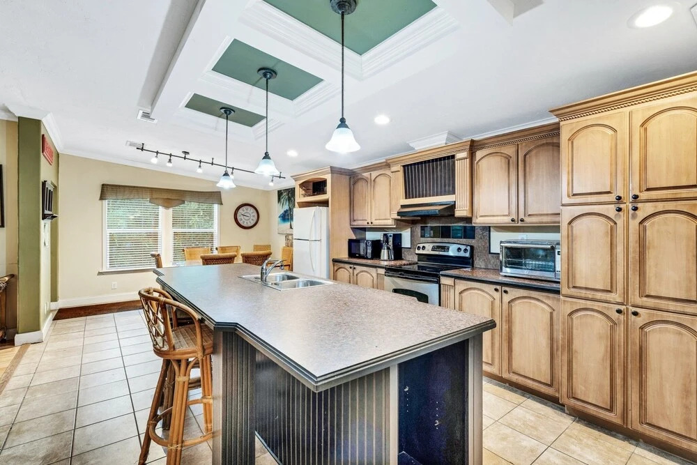 Siesta Key Resort Home Just Steps To The Beach! 6 Bedroom Estate by Redawning