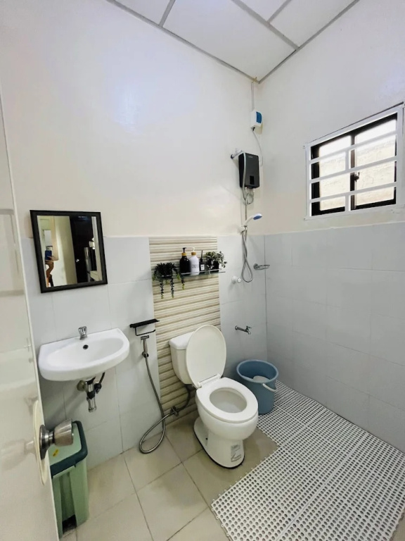 Bloomstone - 2BR Family Suite in Gensan
