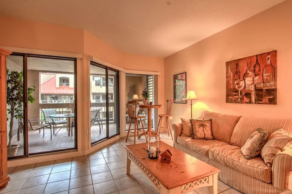 7148 Harbourside II 2 Bedrooms 2 Bathrooms Villa