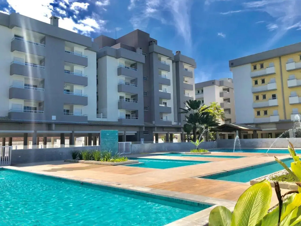 Condomínio completo em Ubatuba a 300 metros da praia