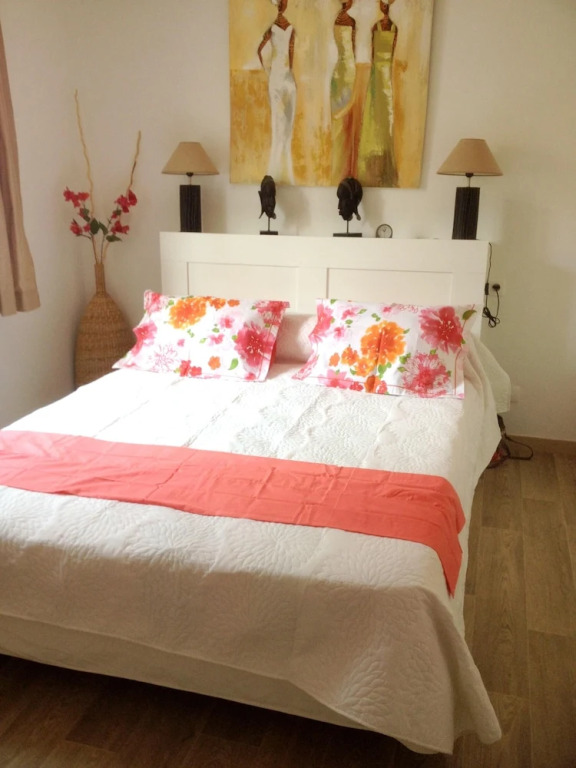 House With 2 Bedrooms in La Londe-les-maures, With Enclosed Garden and