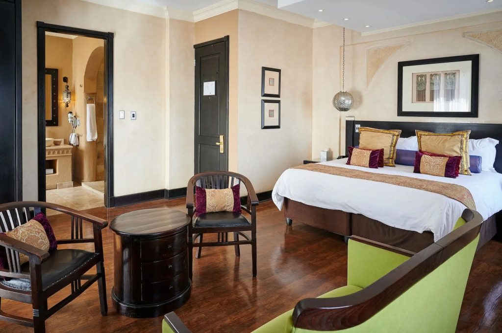 Tayfin Royale Hotel & Conference Centre