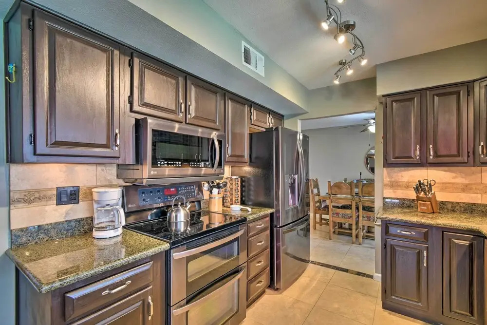 Hot Tub, Heated Pool & More! Relaxing Phoenix Home