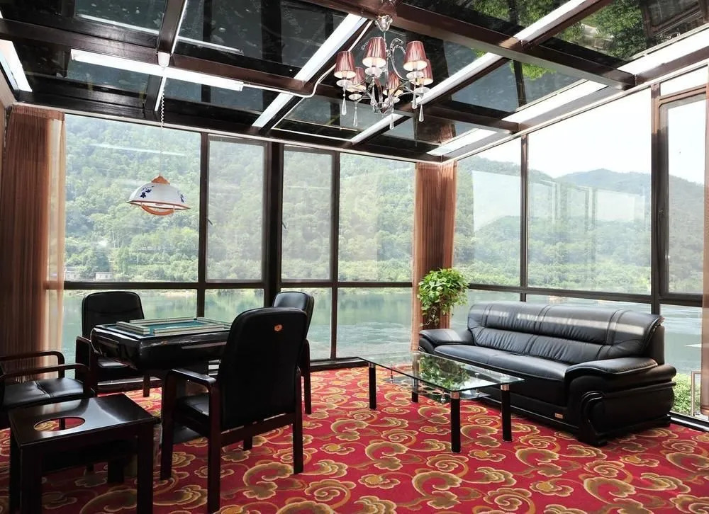 Jiande Yinyuan Hotel