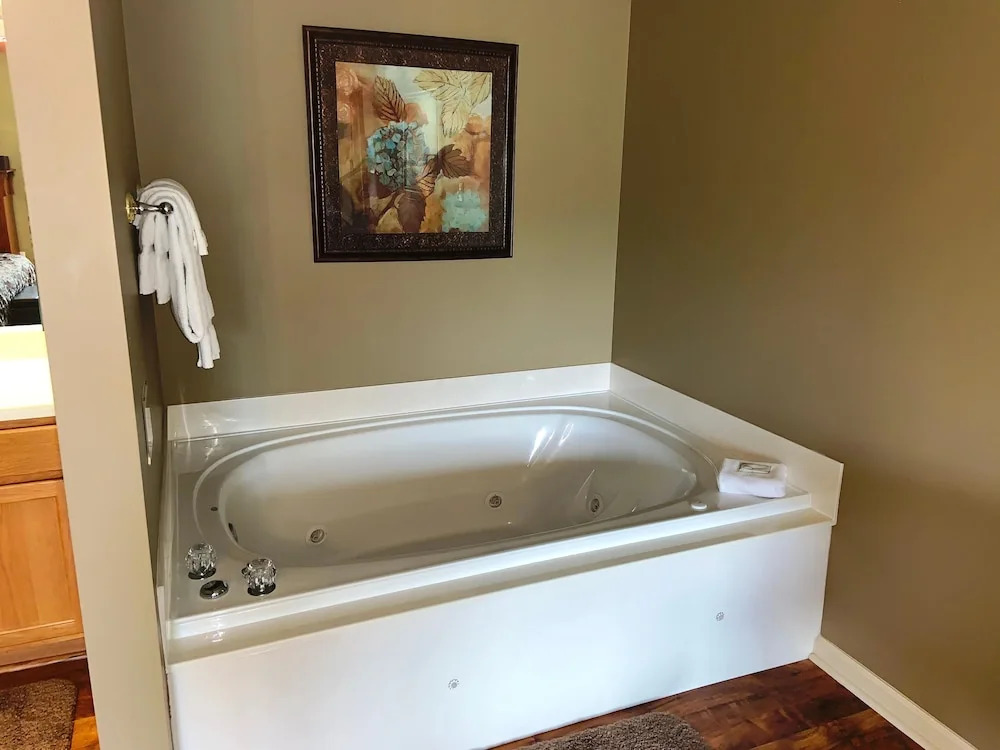 Whispering Pines 641