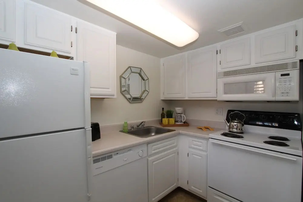 Park Suites at 136 - One Bedroom Apartment