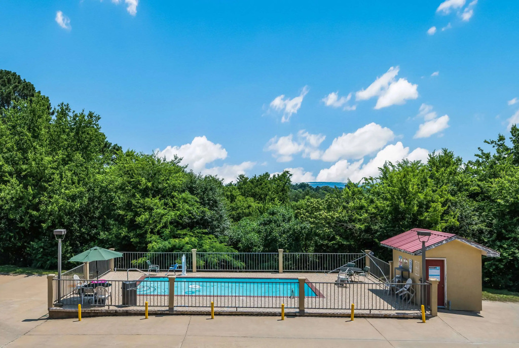 Quality Inn & Suites Hot Springs-Lake Hamilton