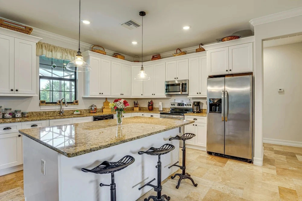 Punta Gorda Home: Great for Nurses & Professionals