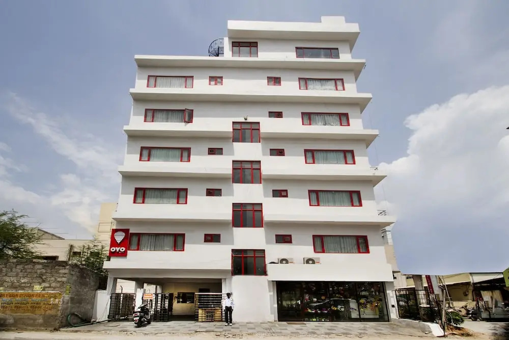 OYO 3421 18 Square