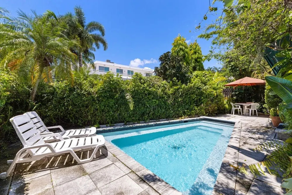 Bright Stylish Apt in Las Olas Blvd Victoria Park