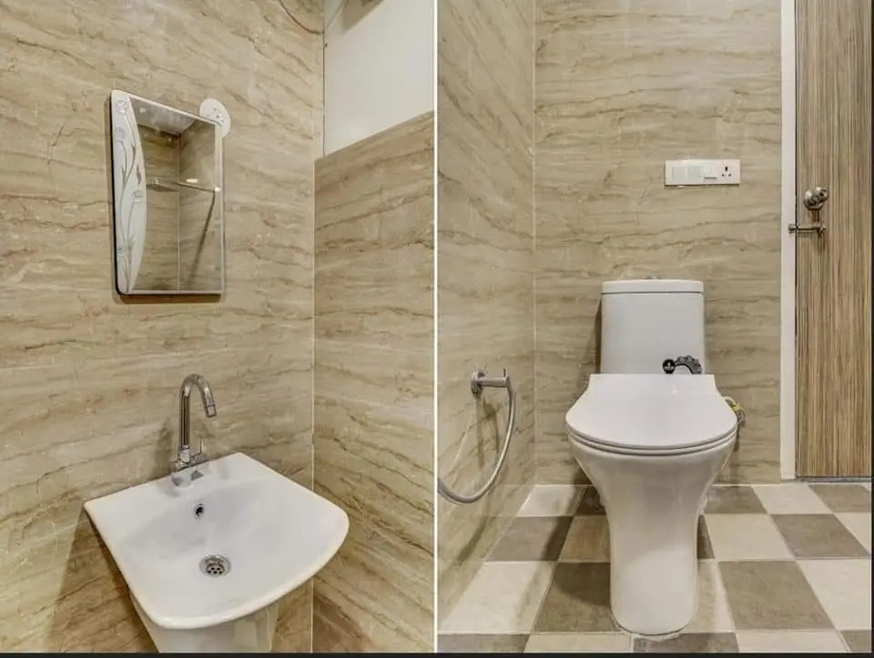 OYO 47017 Hotel Hallmark
