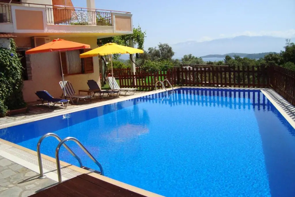 Villas ground floor apartment with 60 qm swimming pool