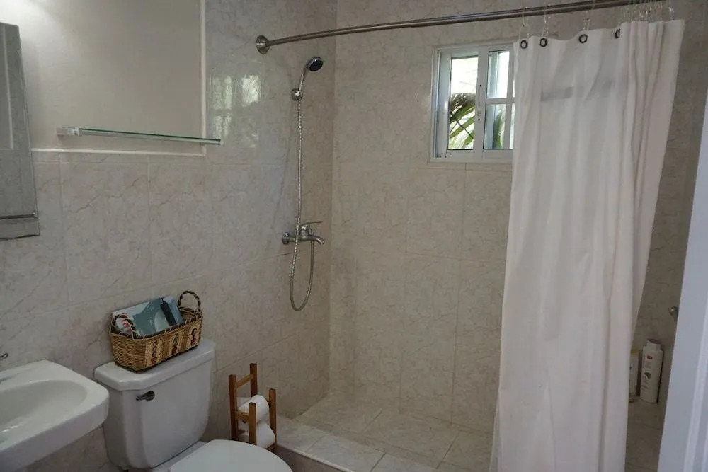 Baoba Breeze Bed & Breakfast- beachfront paradise