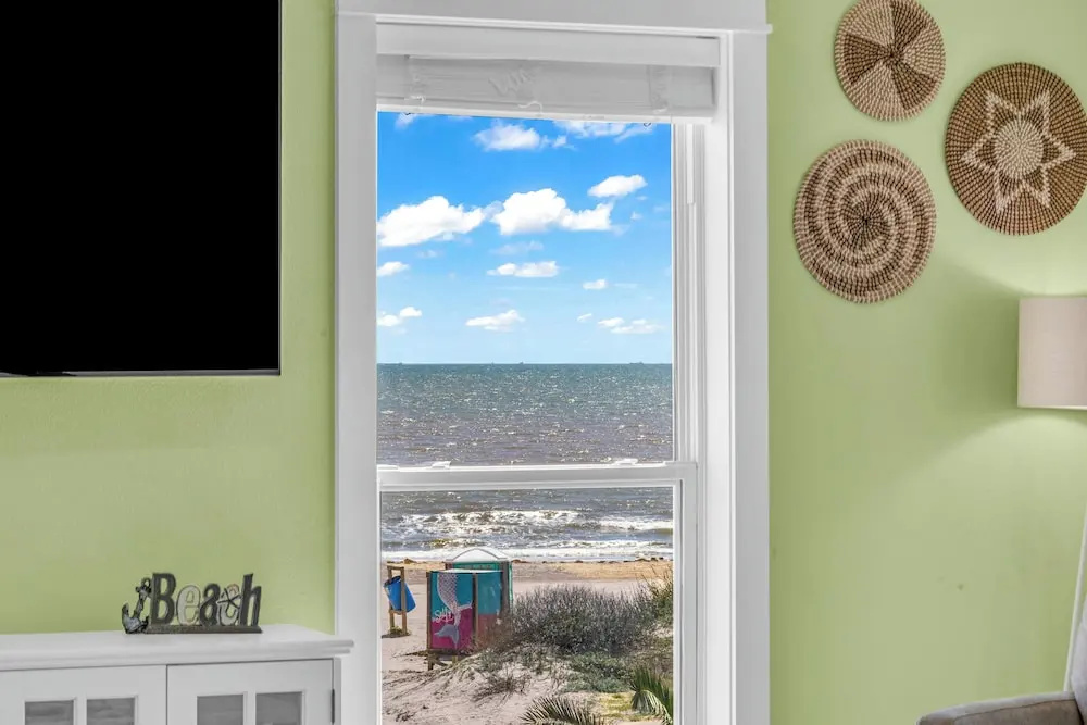 Steps to Shore! just Beachy Home w/ Deck + Views