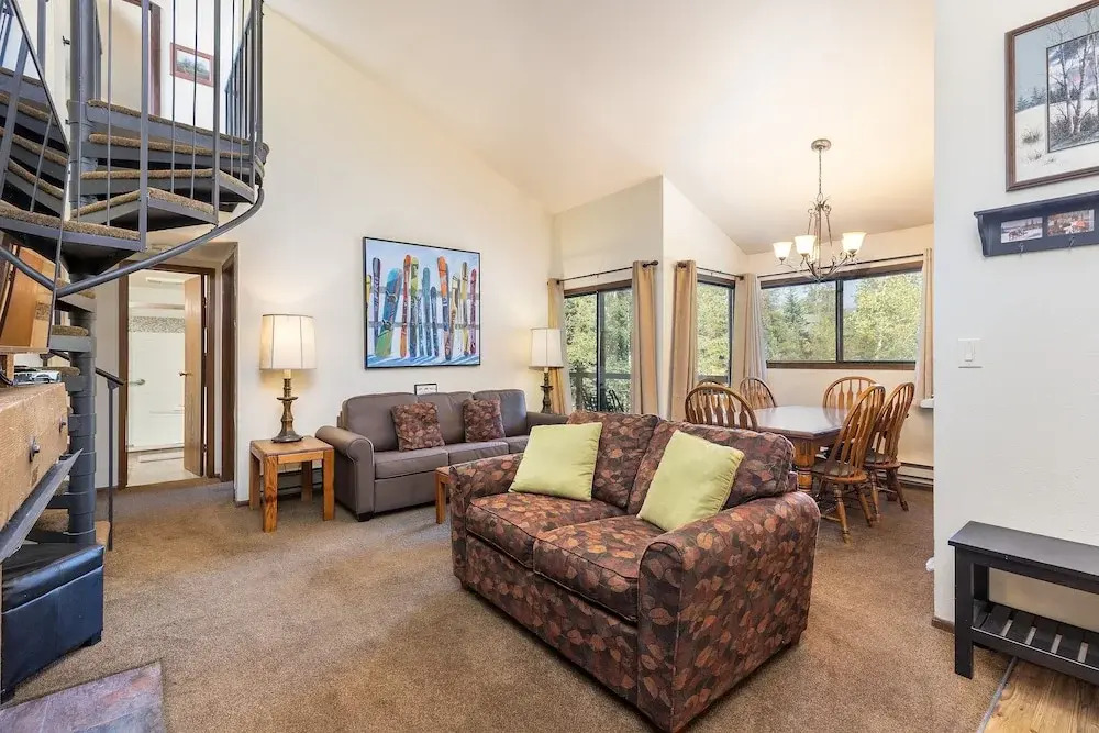 1196 Flying Dutchman 1 Bedroom Condo by RedAwning