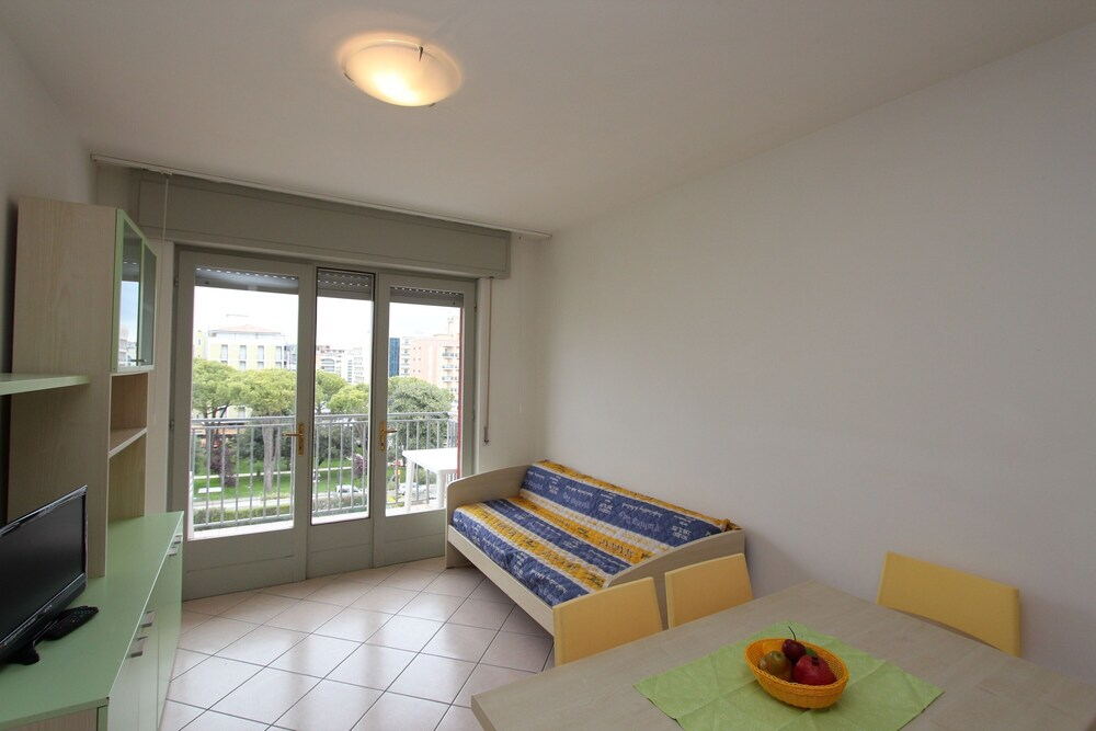 Colorful Apartment With sea View