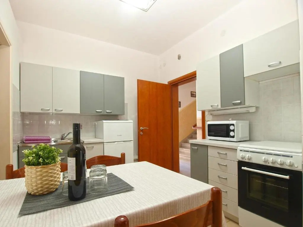 Apartments Biskupije 810