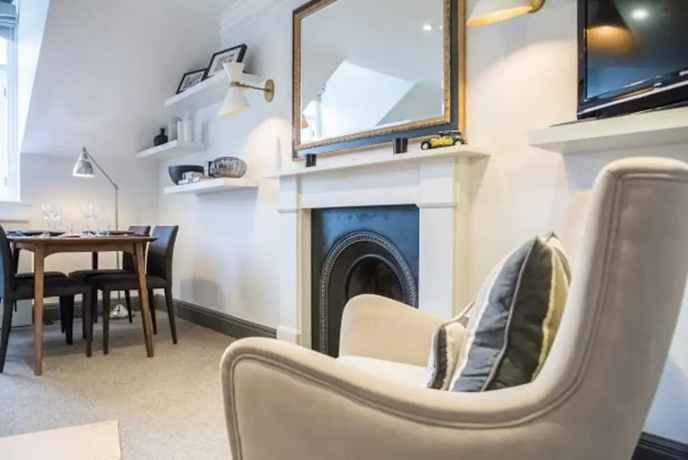 Eson2 - Bolton Gardens Lodge