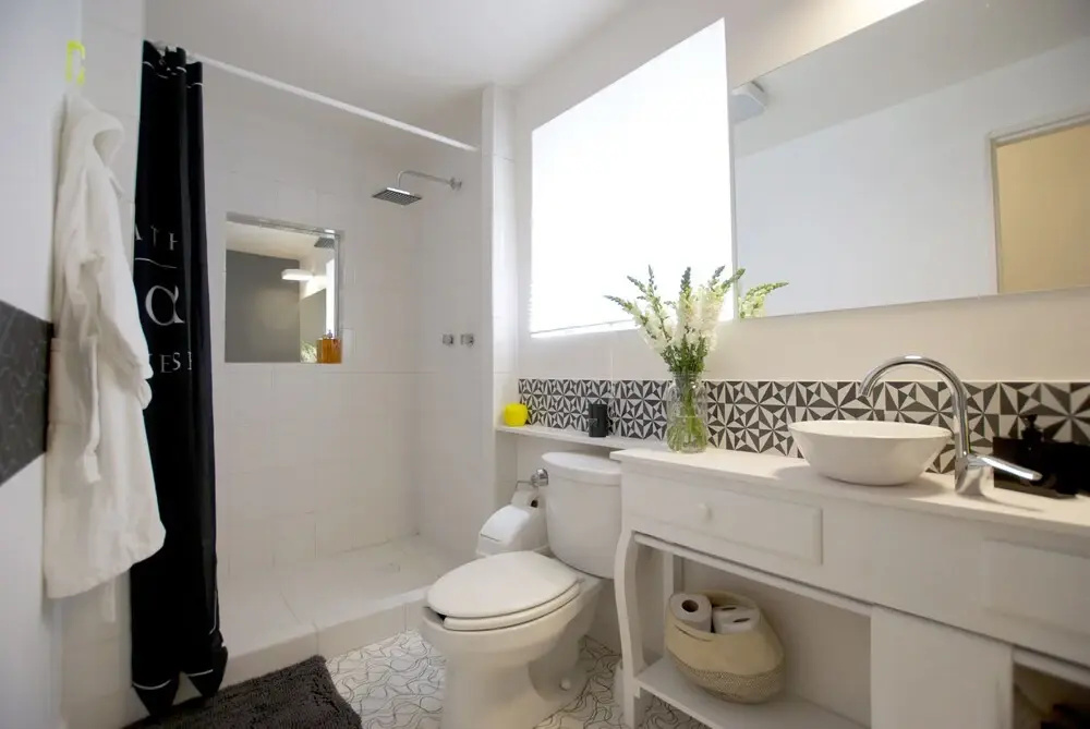 Black & White Apartment