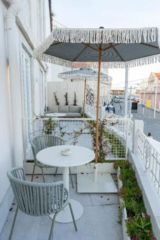 LIOZ Hotel & Apartments