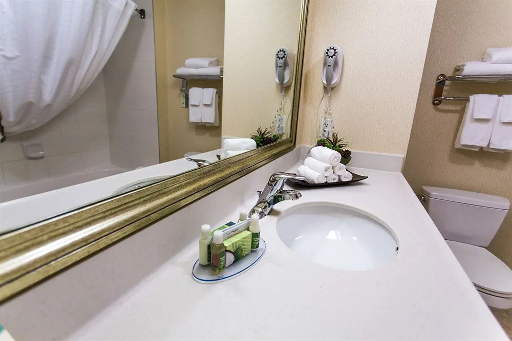Days Inn And Suites Edmonton Airport