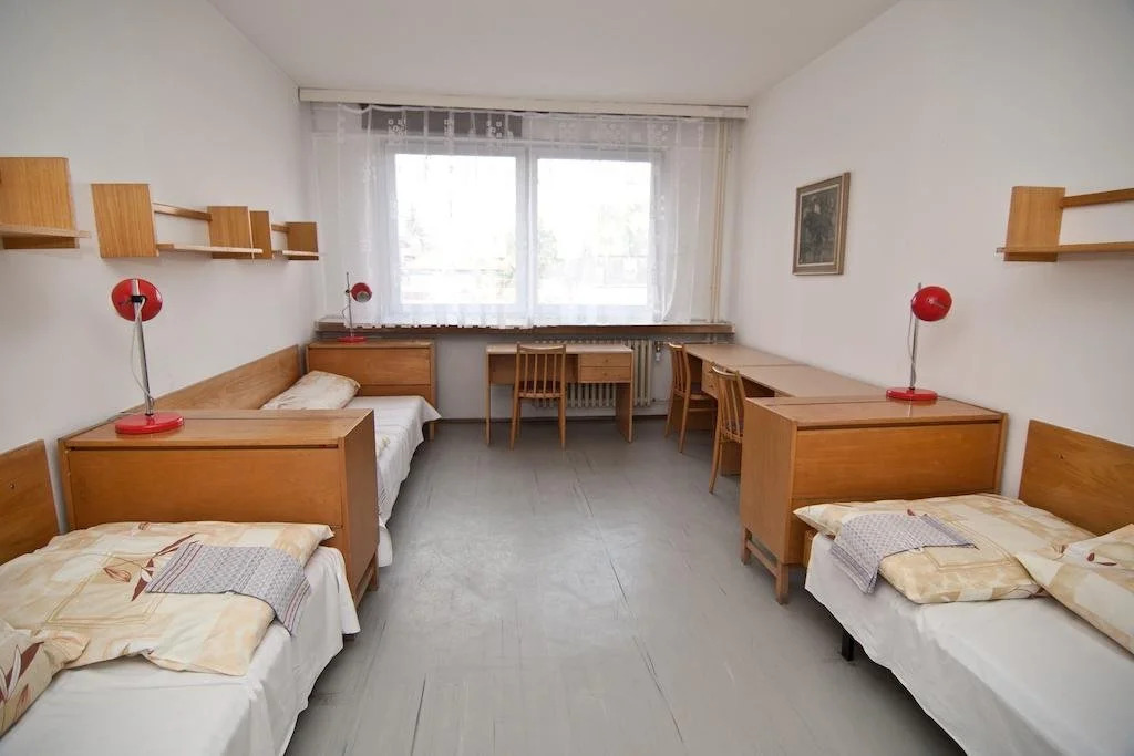 Domov mládeže a školní jídelna Karlovy Vary