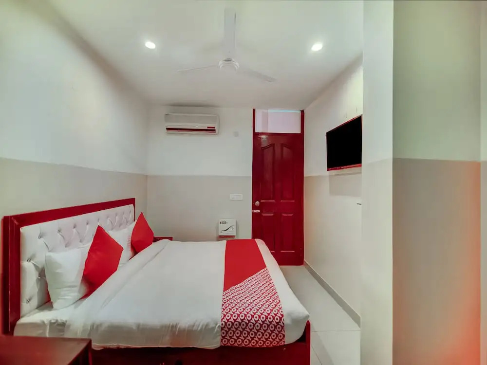 OYO 28461 Townhouse Royal Stay Inn